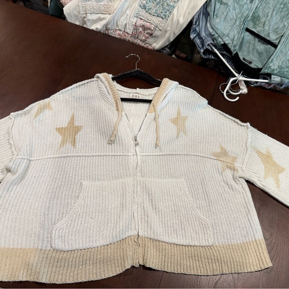 POL White/Tan Zip Up Hooded Sweater with Stars Size Medium NEVER WORN - Picture 8 of 16